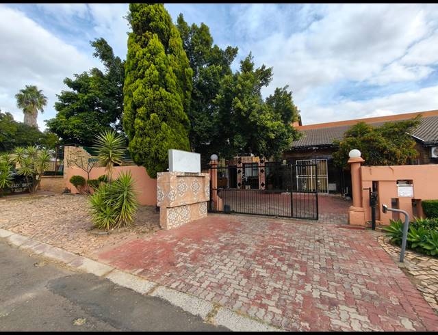 980M² BED & BREAKFAST FOR SALE IN HEUWELSIG